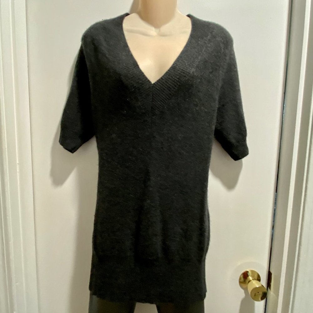 (2) DKNY Preppy Basic Office Minimalist Cashmere V-Neck Longline S/S S…